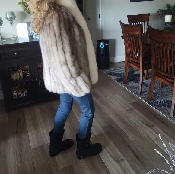 Vintage Fox Fur Coat - Picture 2 of 9